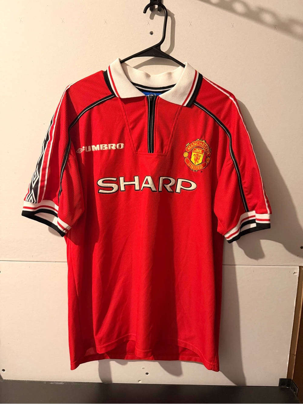 Manchester United Red Umbro Home Jersey - Sharp Sponsor large